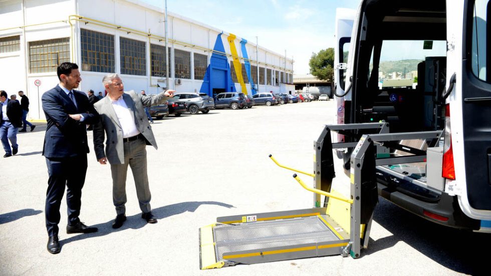 Επτά νέα λεωφορεία για ΑμεΑ, 60 συν 12 γραμμές σε ιδιώτες